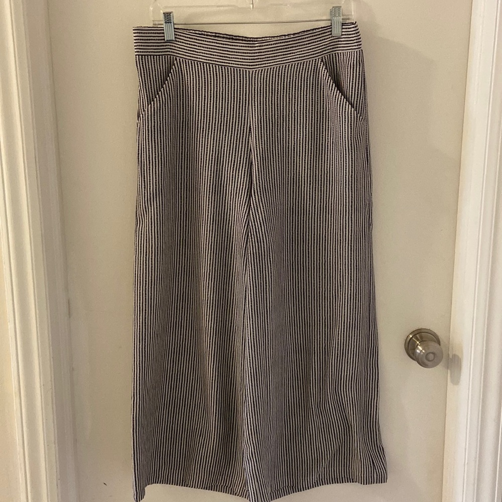 Max Studio wide leg pants cropped striped large